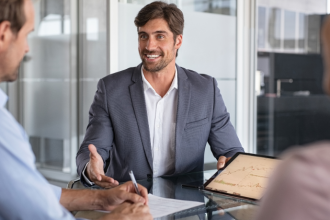 Carlos Eduardo Rosalba Padilha mostra quais indicadores financeiros são indispensáveis para avaliar a performance empresarial.