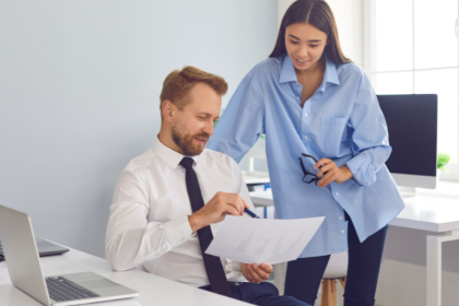 Luciano Guimaraes Tebar mostra como a economia da atenção redefine a competição entre empresas globais.