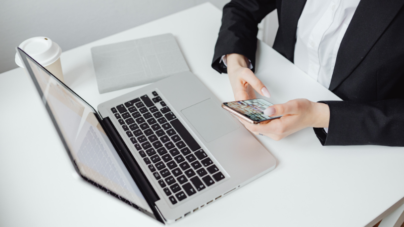 Em O desafio humano por trás da transformação digital corporativa: Por que a informação continua sendo o centro das decisões?, pessoas e dados caminham juntos para resultados sustentáveis. Produção de Nexdata Tecnologia Ltda.