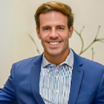 Ian dos Anjos Cunha explica como empresas e profissionais podem se posicionar estrategicamente em mercados altamente competitivos e construir diferenciais sustentáveis.